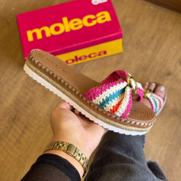 Rasteira Moleca Detalhe Dourado Circular 5447.525 - Imagem 11