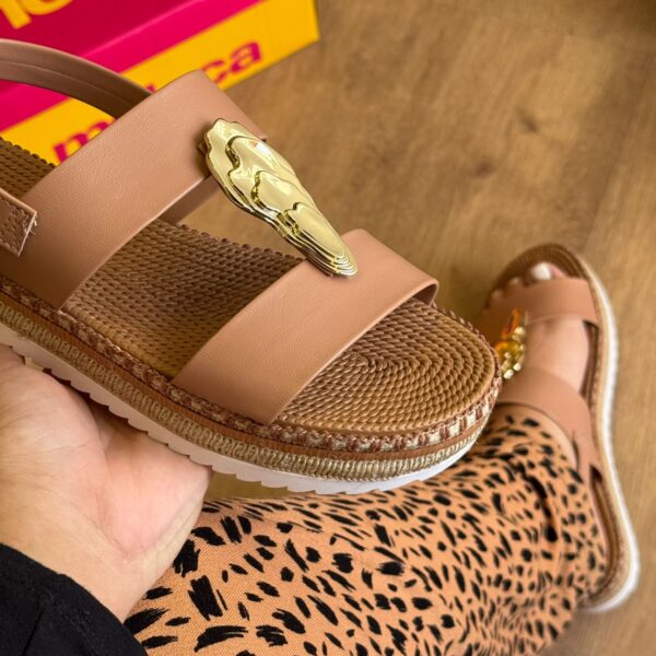 Sandália Moleca Detalhe Dourado no Cabedal 5447.526 - Imagem 5