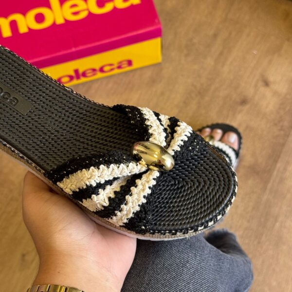 Rasteira Moleca Detalhe Dourado Circular 5447.525 - Imagem 6