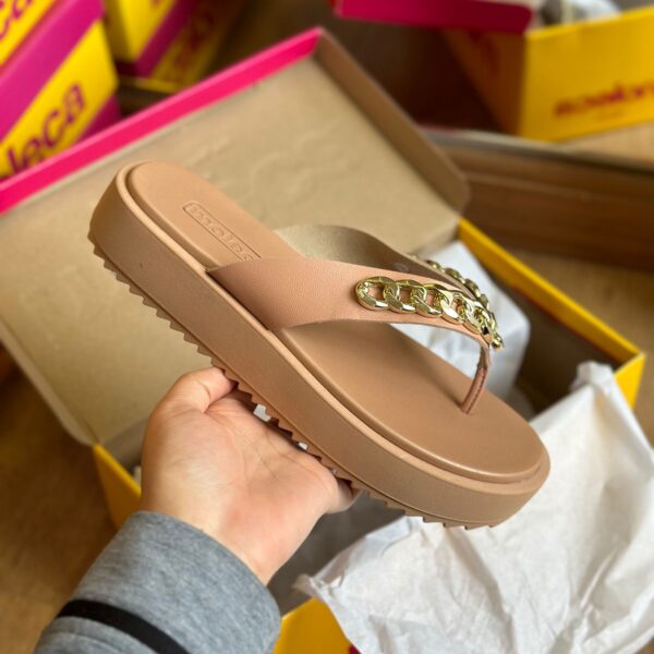 Sandália Moleca Detalhe Dourado 5489.111 - Imagem 9