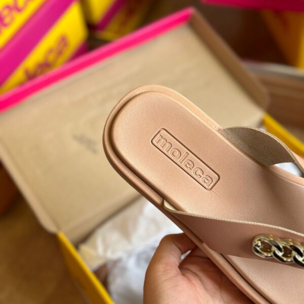Sandália Moleca Detalhe Dourado 5489.111 - Imagem 3
