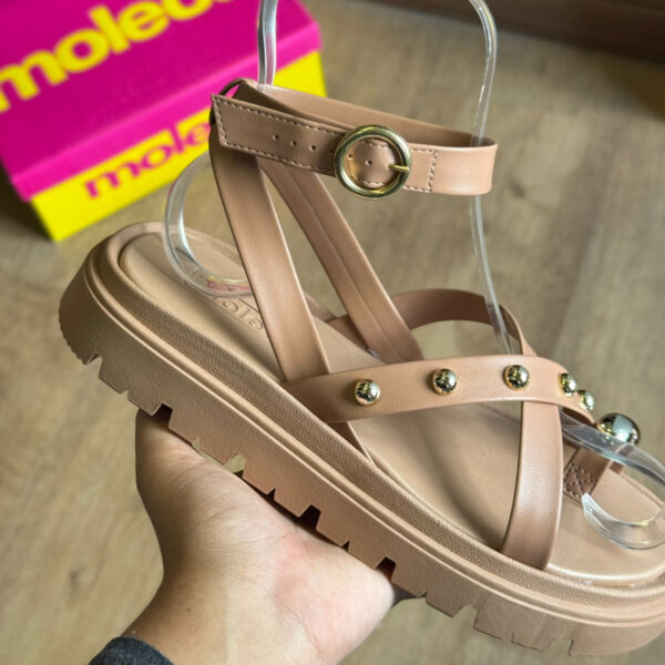 Sandália Moleca com Ajuste e Detalhes Dourados 5504.113 - Imagem 9