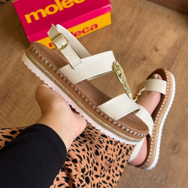 Sandália Moleca Detalhe Dourado no Cabedal 5447.526 - Imagem 10