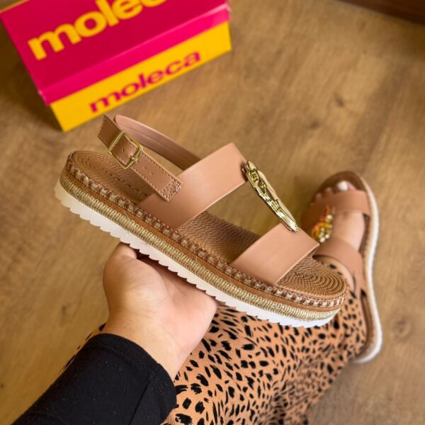 Sandália Moleca Detalhe Dourado no Cabedal 5447.526 - Imagem 9