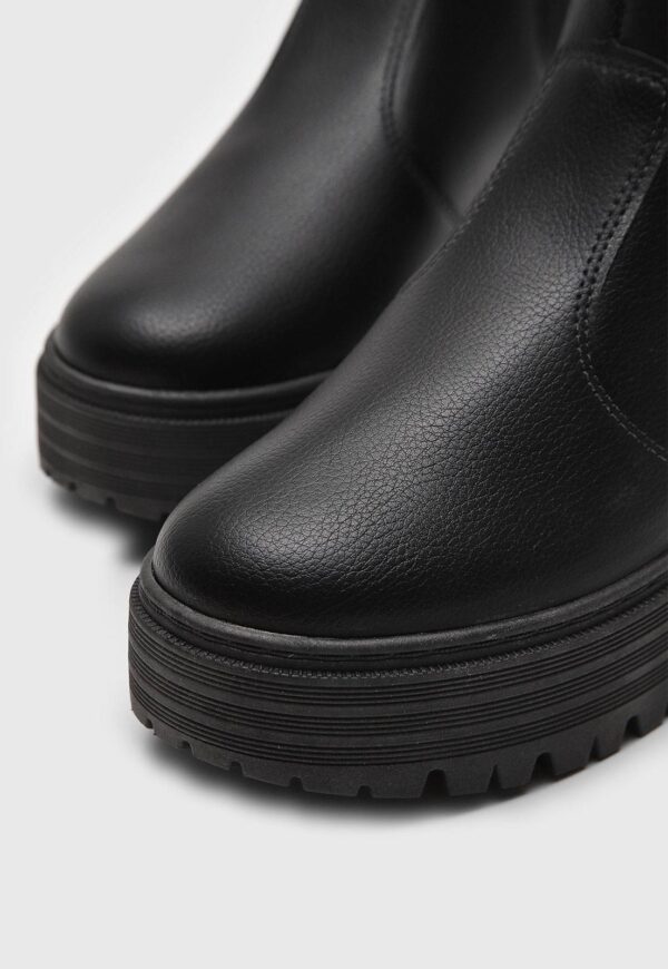 Bota Chelsea Moleca Cano Curto Preta - Imagem 5
