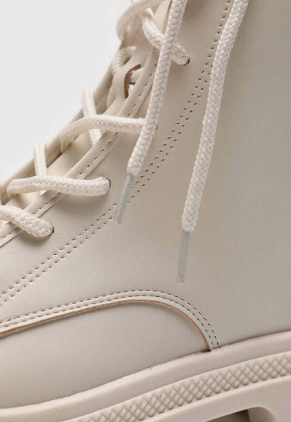 Bota Tratorado Moleca Lisa Preta | Off-White | Marrom - Imagem 14