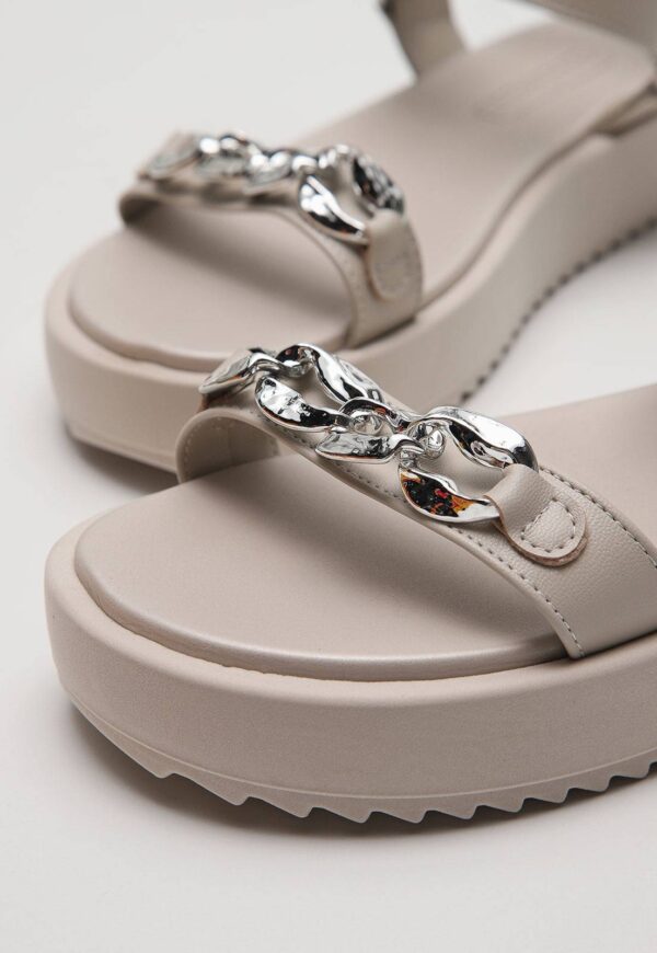 Rasteira Moleca Corrente Off-White - Imagem 5