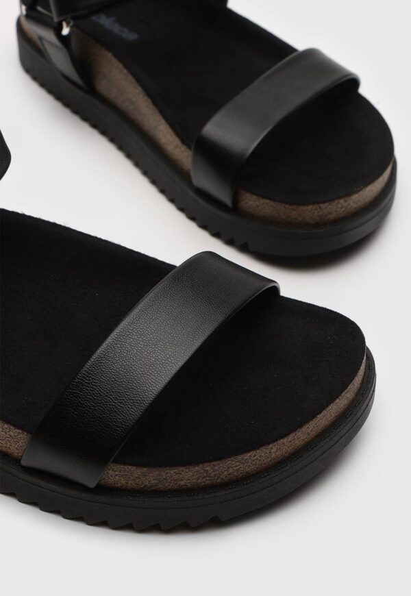 Sandália Flatform Moleca Lisa Preta - Imagem 4